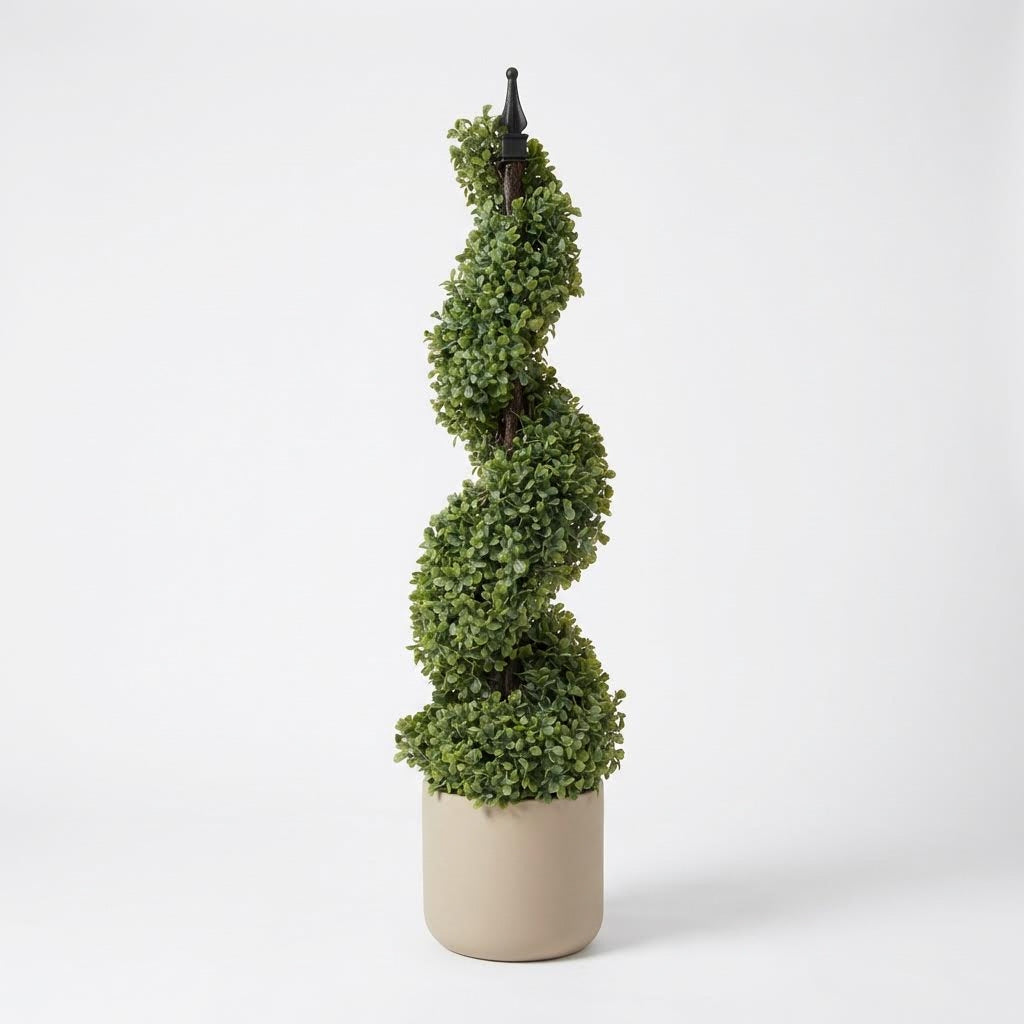 Kunst buxus spiraal 90 cm (set van 2), volledige plant op witte achtergrond